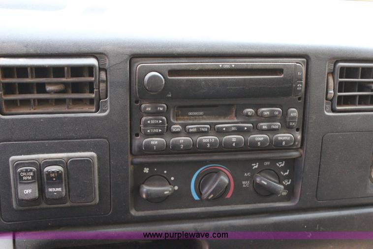 image for item I1532 2003 Ford F650 Super Duty service truck