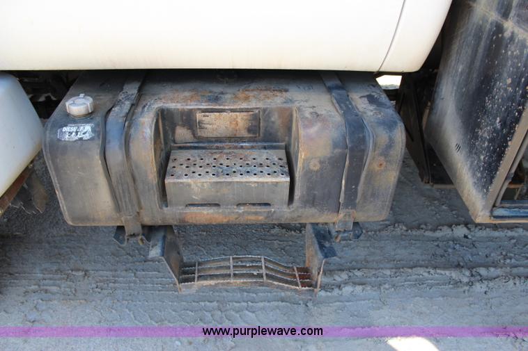 image for item I1532 2003 Ford F650 Super Duty service truck