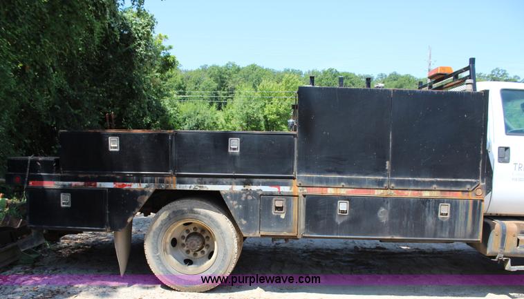 image for item I1532 2003 Ford F650 Super Duty service truck