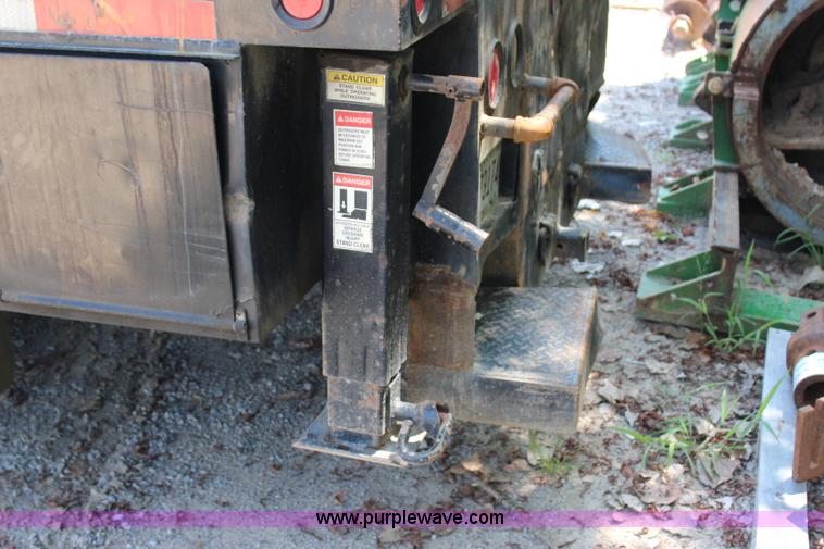 image for item I1532 2003 Ford F650 Super Duty service truck