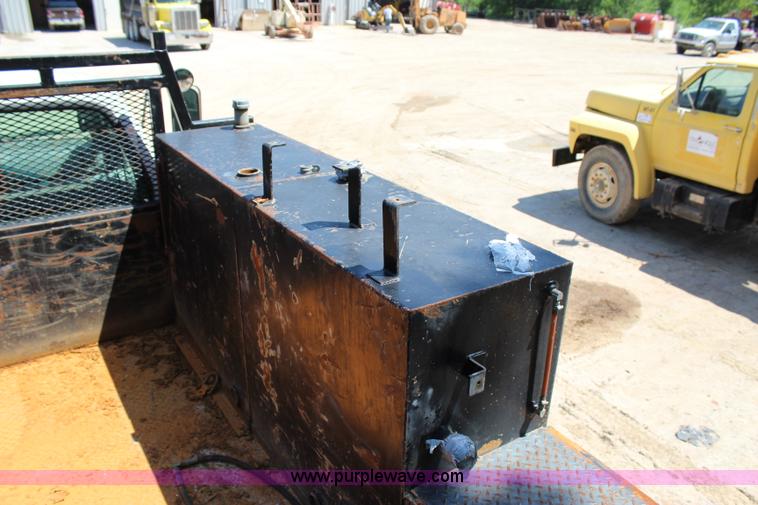 image for item I1532 2003 Ford F650 Super Duty service truck