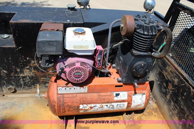 image for item I1532 2003 Ford F650 Super Duty service truck