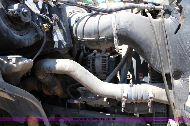 image for item I1532 2003 Ford F650 Super Duty service truck