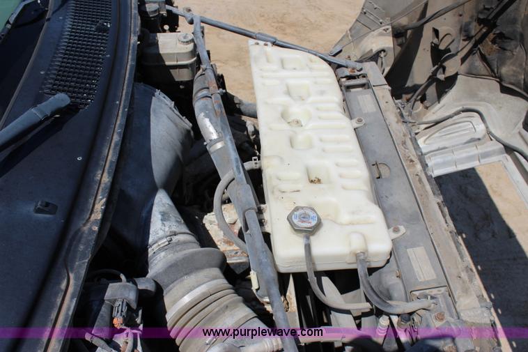 image for item I1532 2003 Ford F650 Super Duty service truck