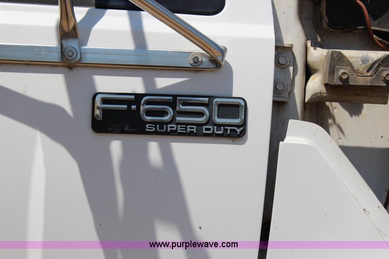 image for item I1532 2003 Ford F650 Super Duty service truck