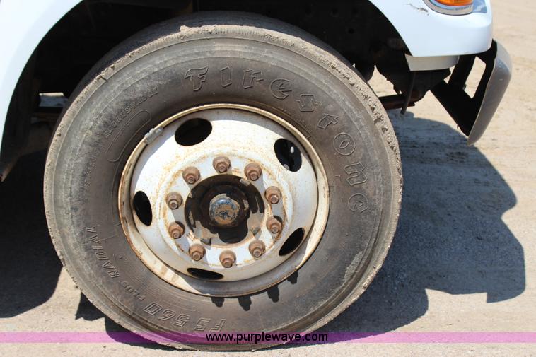 image for item I1532 2003 Ford F650 Super Duty service truck