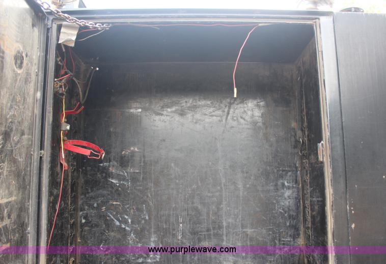 image for item I1532 2003 Ford F650 Super Duty service truck