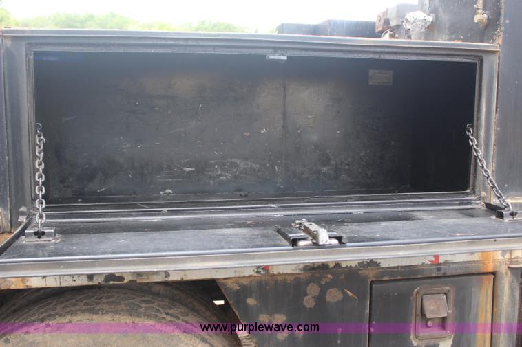 image for item I1532 2003 Ford F650 Super Duty service truck