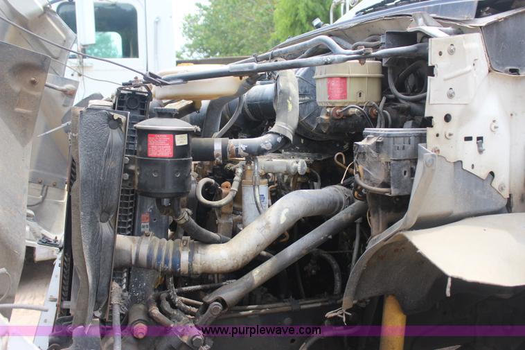 image for item I1532 2003 Ford F650 Super Duty service truck