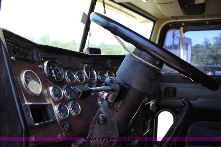 image for item I1534 1996 Peterbilt 379 dump truck