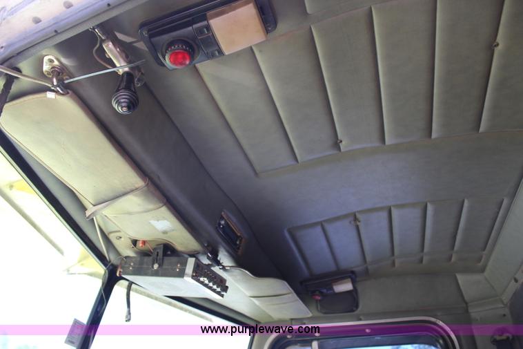 image for item I1534 1996 Peterbilt 379 dump truck