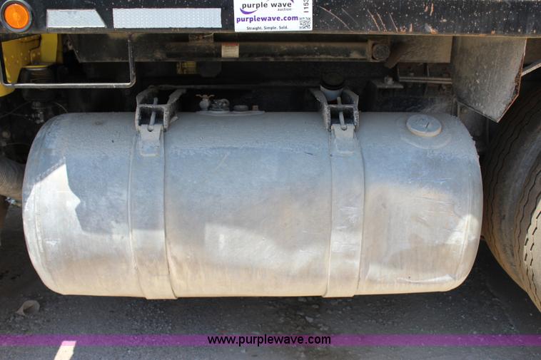 image for item I1534 1996 Peterbilt 379 dump truck