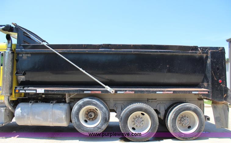 image for item I1534 1996 Peterbilt 379 dump truck