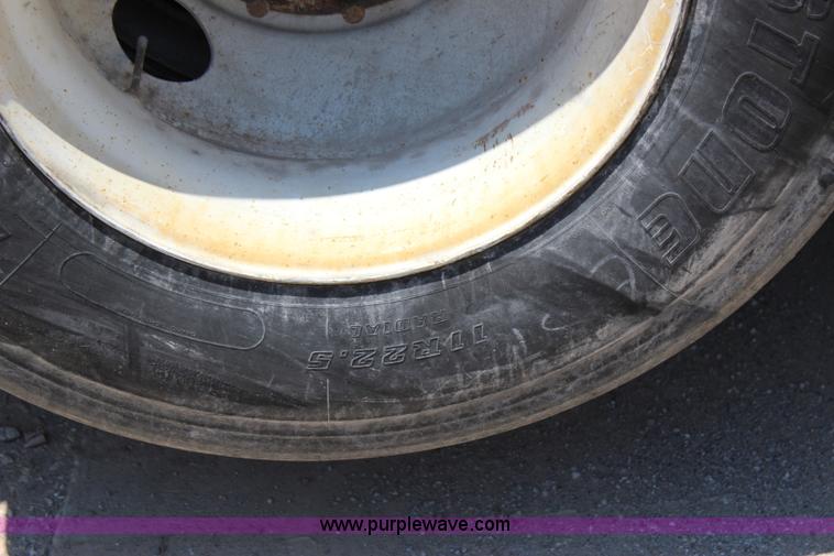 image for item I1534 1996 Peterbilt 379 dump truck