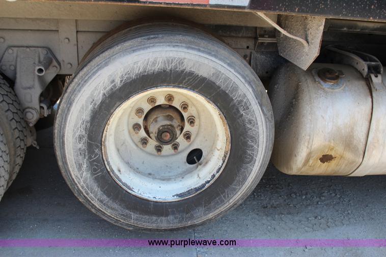 image for item I1534 1996 Peterbilt 379 dump truck