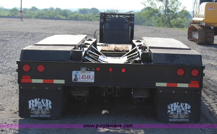 image for item I1590 2007 Etnyre Blackhawk lowboy trailer