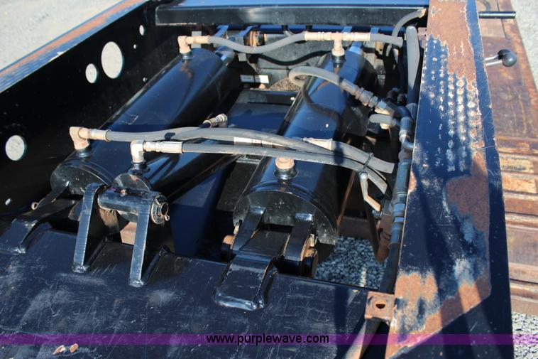 image for item I1590 2007 Etnyre Blackhawk lowboy trailer