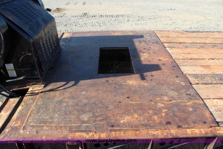 image for item I1590 2007 Etnyre Blackhawk lowboy trailer