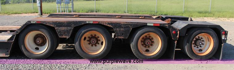 image for item I1590 2007 Etnyre Blackhawk lowboy trailer