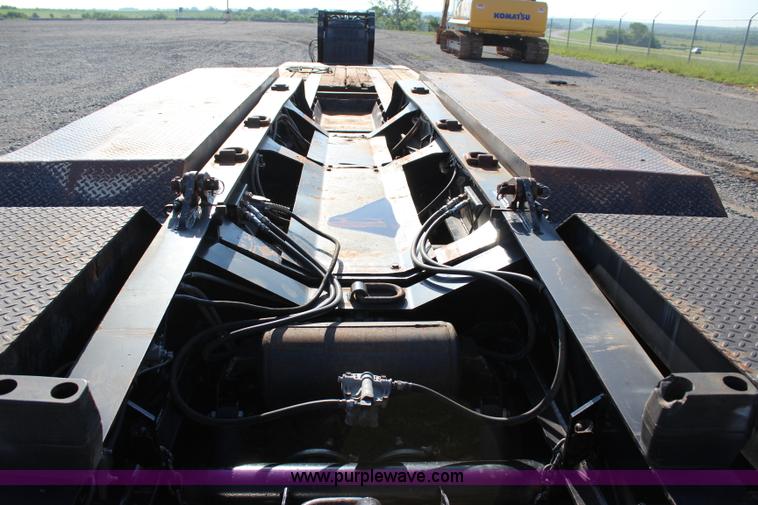 image for item I1590 2007 Etnyre Blackhawk lowboy trailer