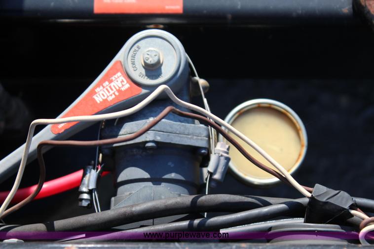 image for item I1590 2007 Etnyre Blackhawk lowboy trailer