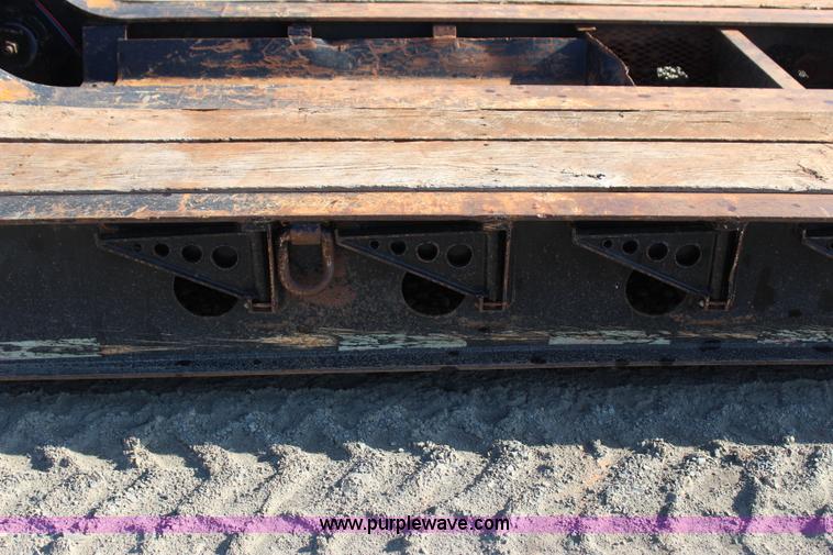 image for item I1590 2007 Etnyre Blackhawk lowboy trailer