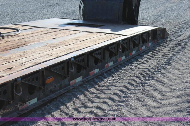 image for item I1590 2007 Etnyre Blackhawk lowboy trailer