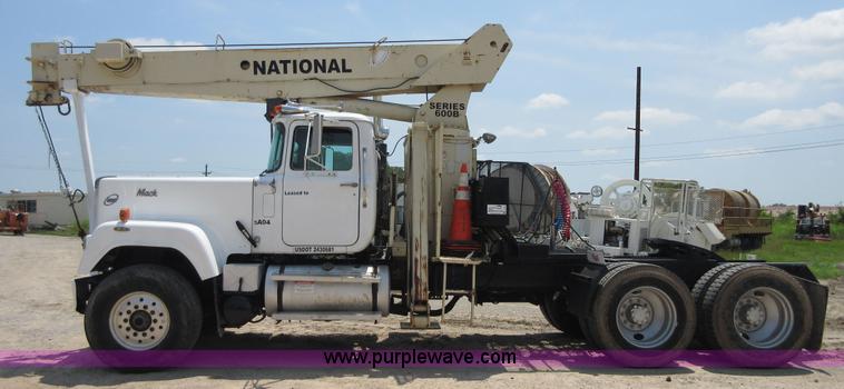 image for item I2023 1989 Mack RW713 crane truck