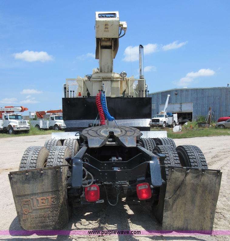 image for item I2023 1989 Mack RW713 crane truck