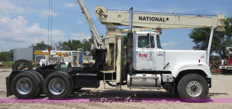 image for item I2023 1989 Mack RW713 crane truck