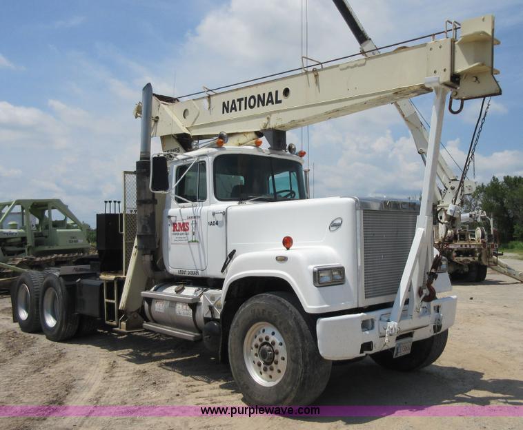 image for item I2023 1989 Mack RW713 crane truck