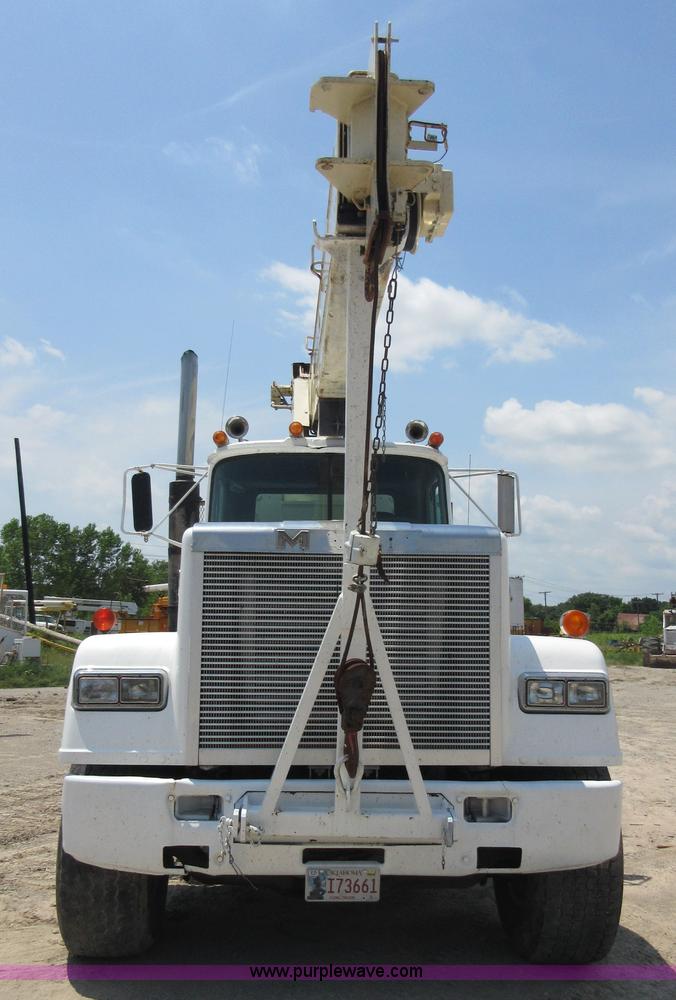image for item I2023 1989 Mack RW713 crane truck