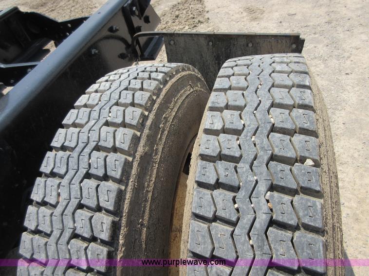 image for item I2023 1989 Mack RW713 crane truck