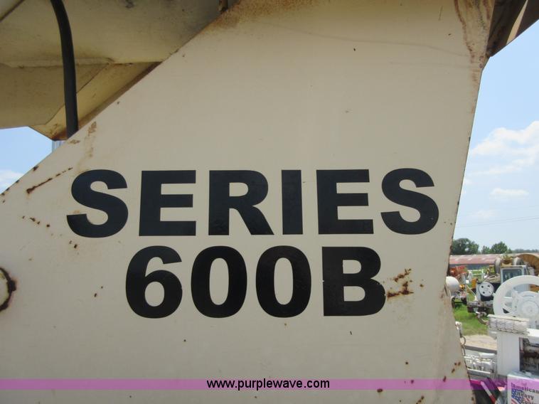 image for item I2023 1989 Mack RW713 crane truck