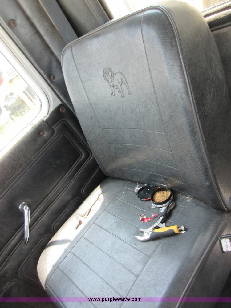 image for item I2023 1989 Mack RW713 crane truck