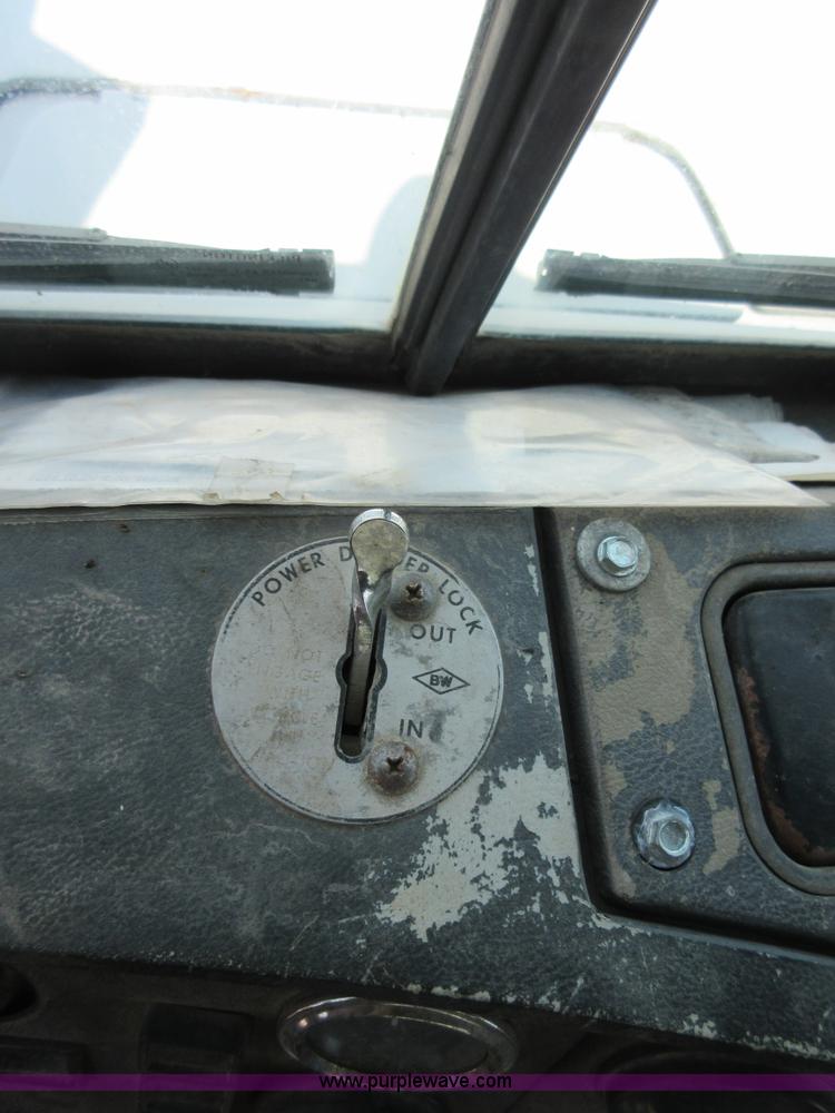 image for item I2023 1989 Mack RW713 crane truck