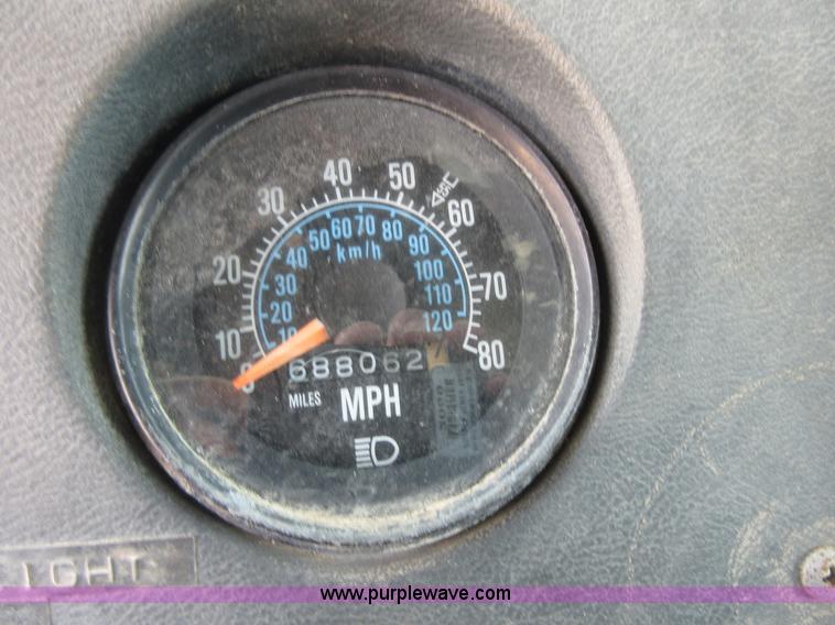 image for item I2023 1989 Mack RW713 crane truck