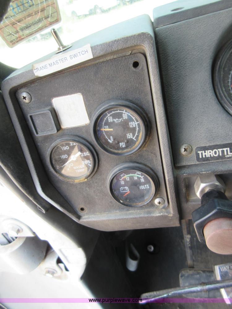 image for item I2023 1989 Mack RW713 crane truck