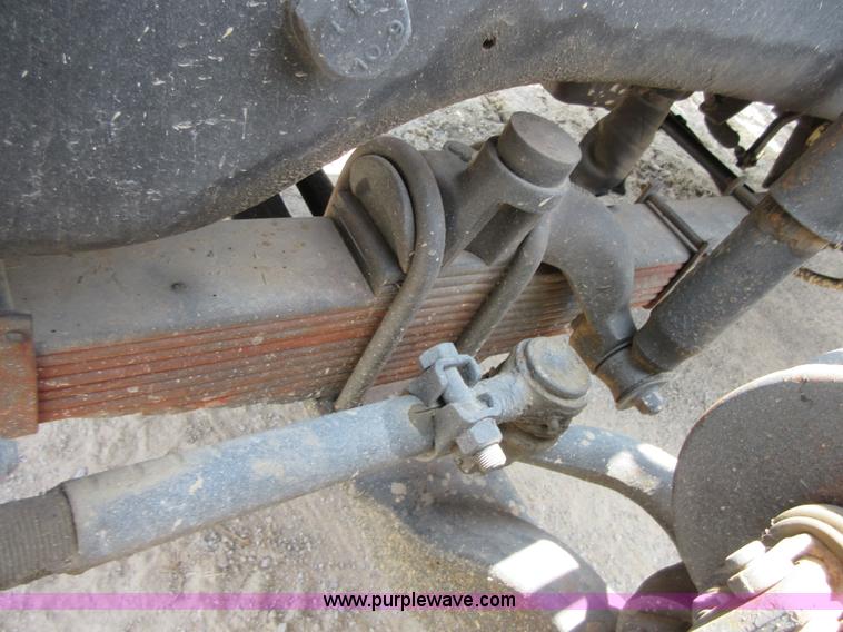 image for item I2023 1989 Mack RW713 crane truck