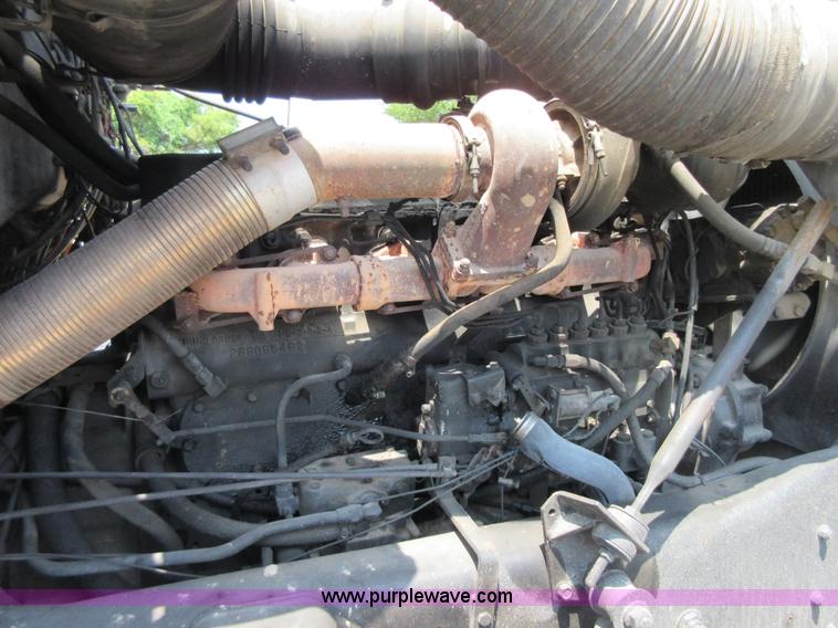 image for item I2023 1989 Mack RW713 crane truck