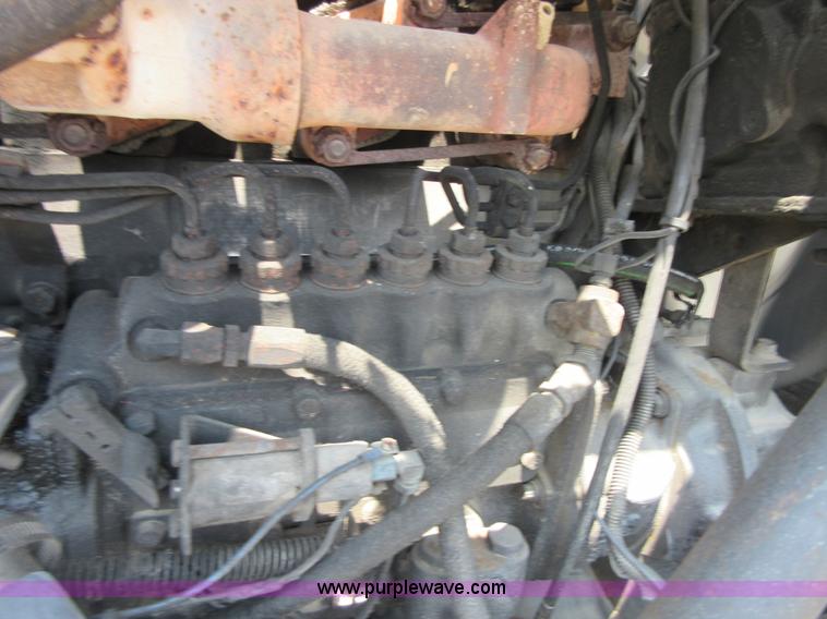 image for item I2023 1989 Mack RW713 crane truck