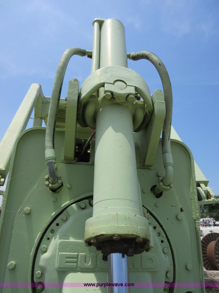 image for item I2024 Terex 82-40 dozer