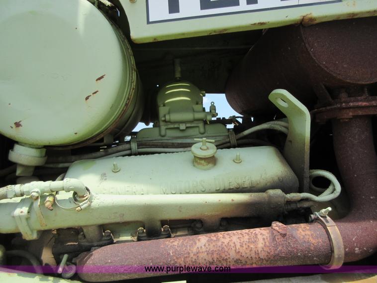 image for item I2024 Terex 82-40 dozer