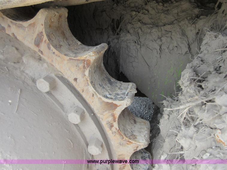 image for item I2024 Terex 82-40 dozer