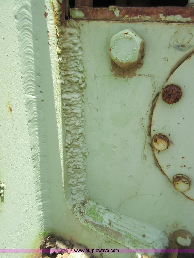 image for item I2024 Terex 82-40 dozer