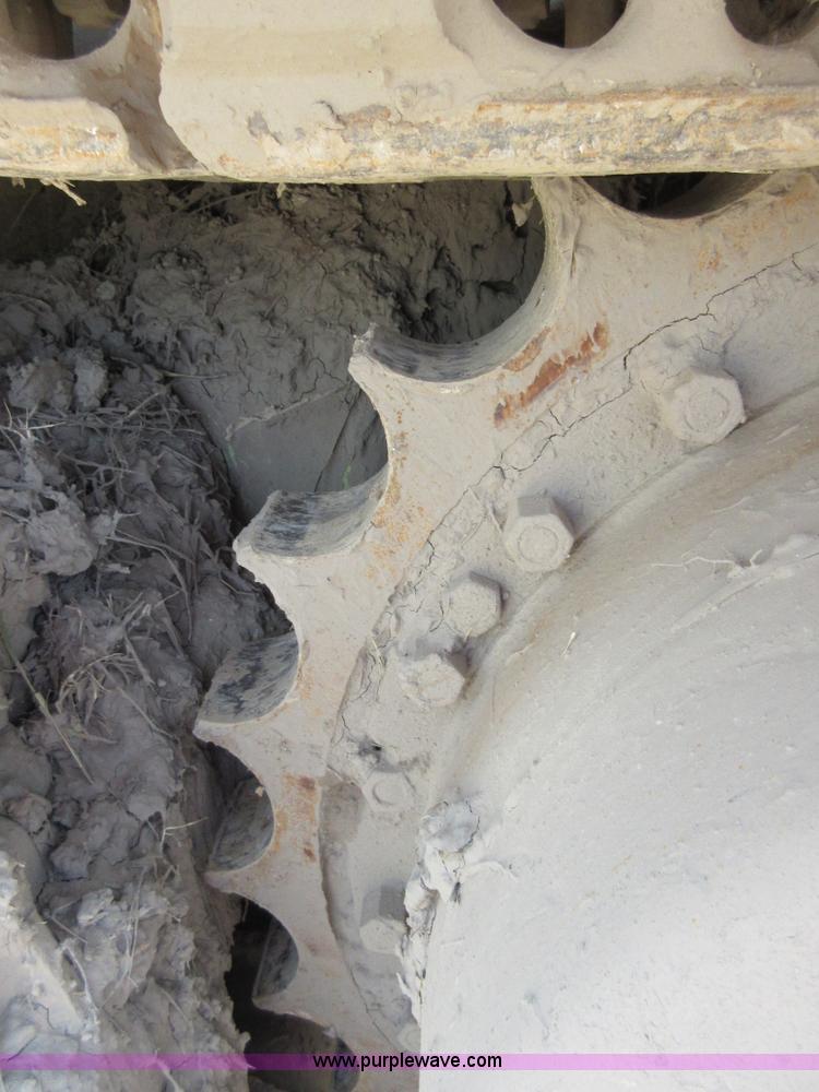 image for item I2024 Terex 82-40 dozer