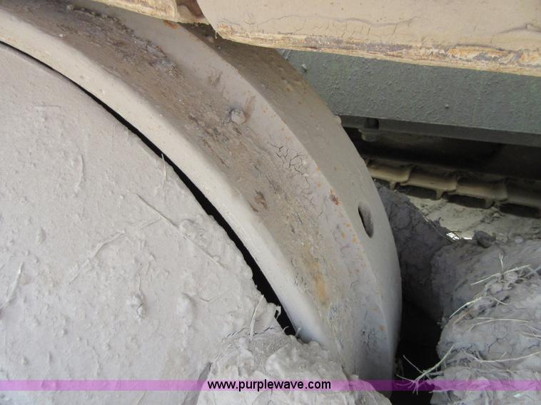 image for item I2024 Terex 82-40 dozer