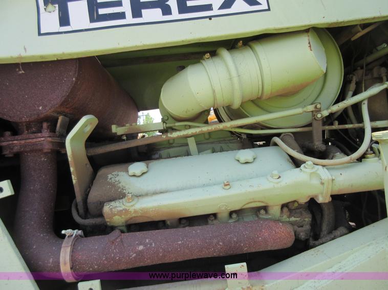 image for item I2024 Terex 82-40 dozer