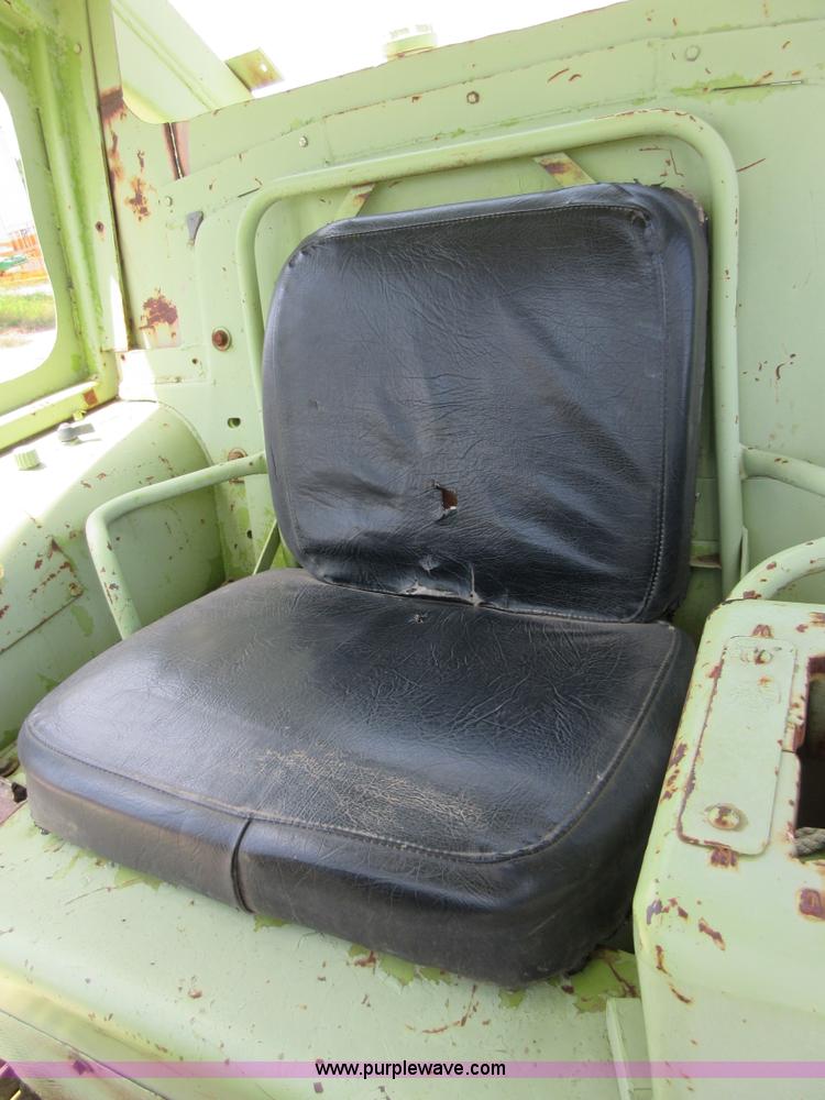 image for item I2024 Terex 82-40 dozer