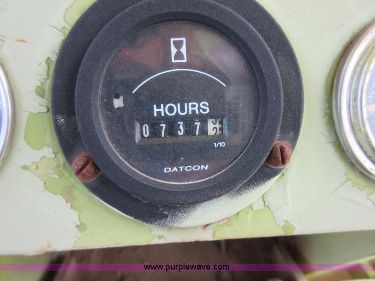 image for item I2024 Terex 82-40 dozer